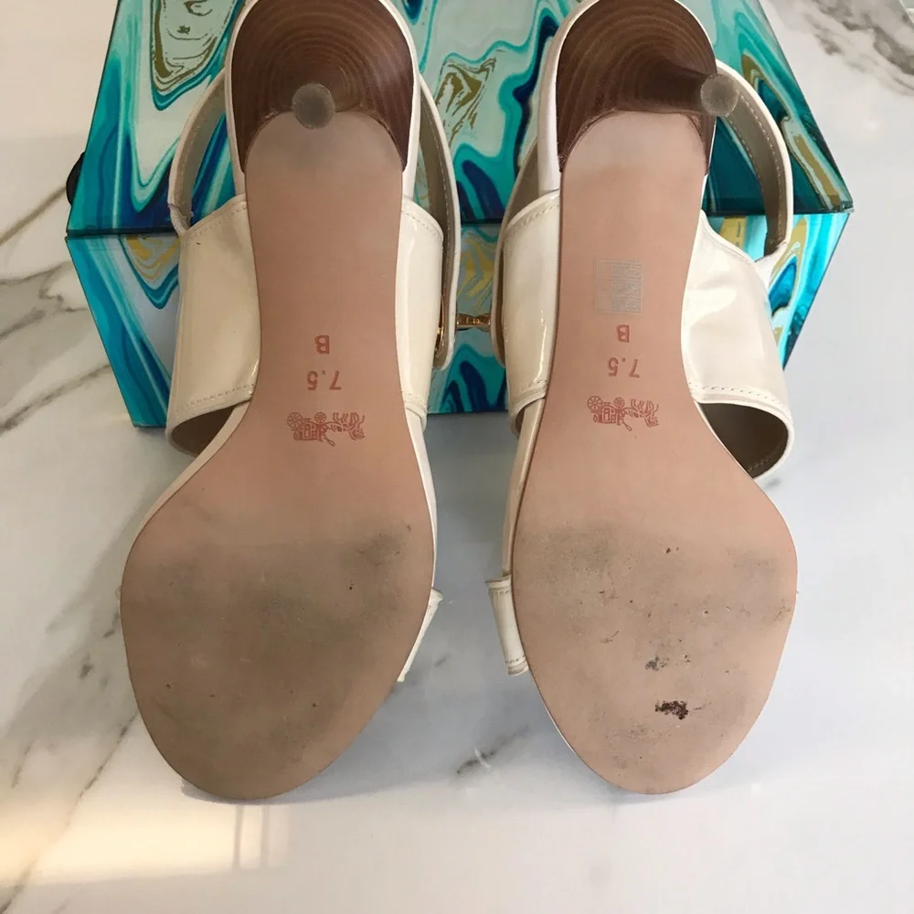 Coach - Picture 4 of 4